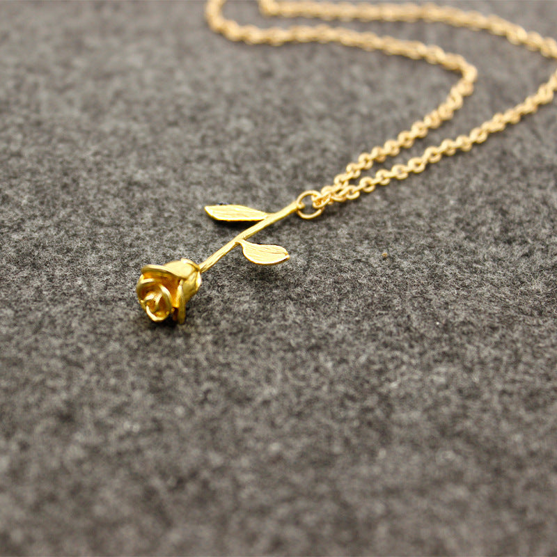 Rose pendant necklace